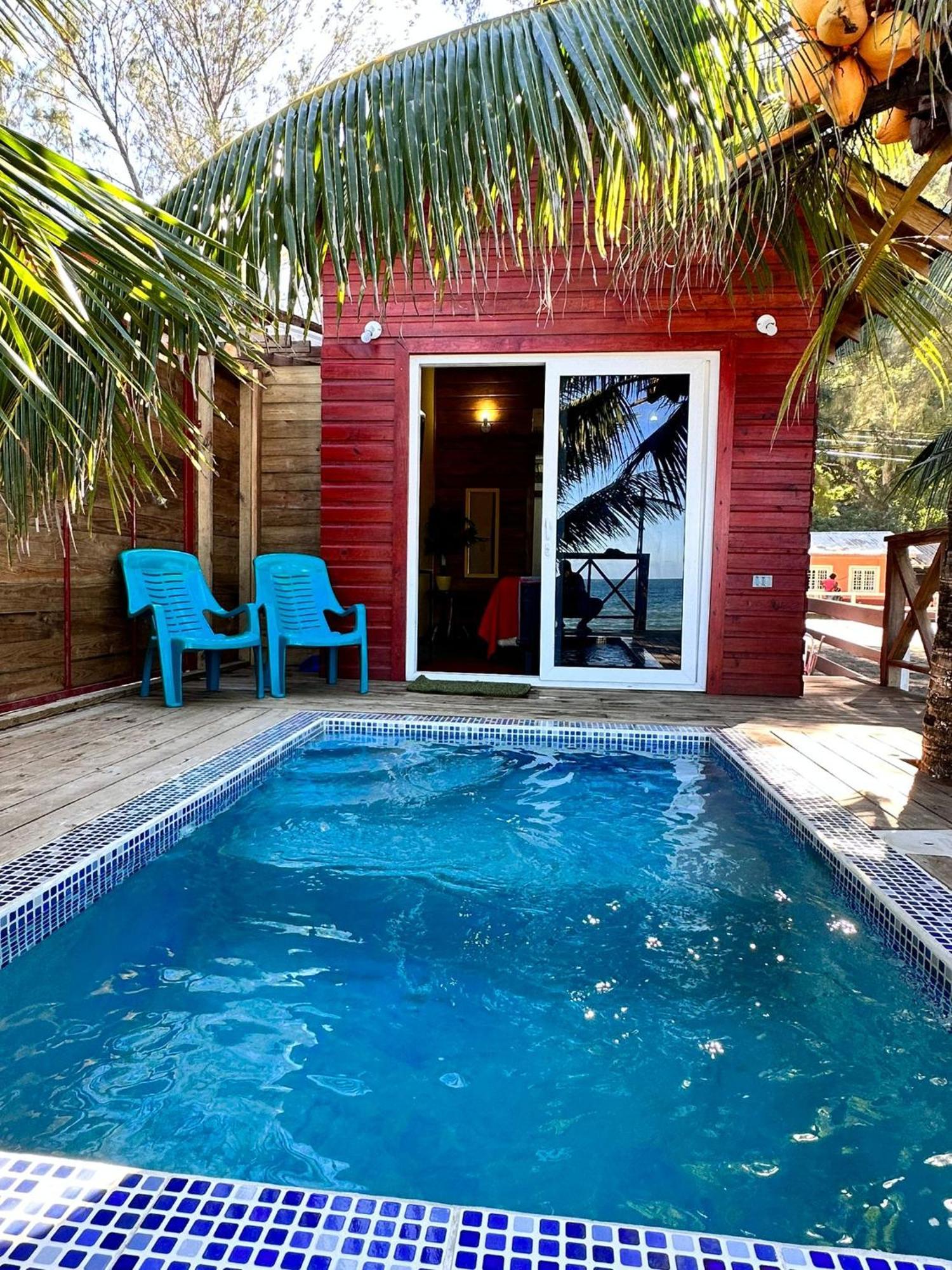 Villa Devonia - Beachfront Cabins With Pool At Tela, Hn Exteriér fotografie